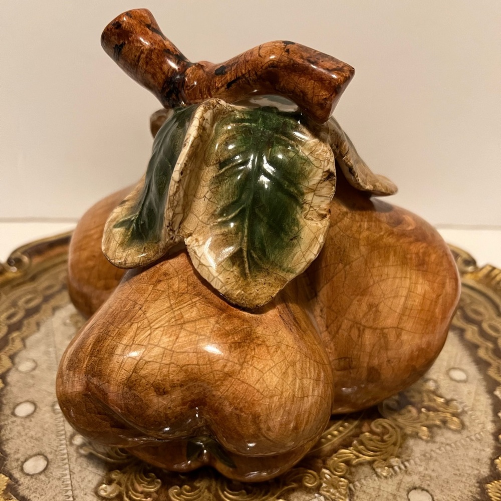 NWT DECORATIVE CERAMIC CRACKLED PEAR FIGURINE.